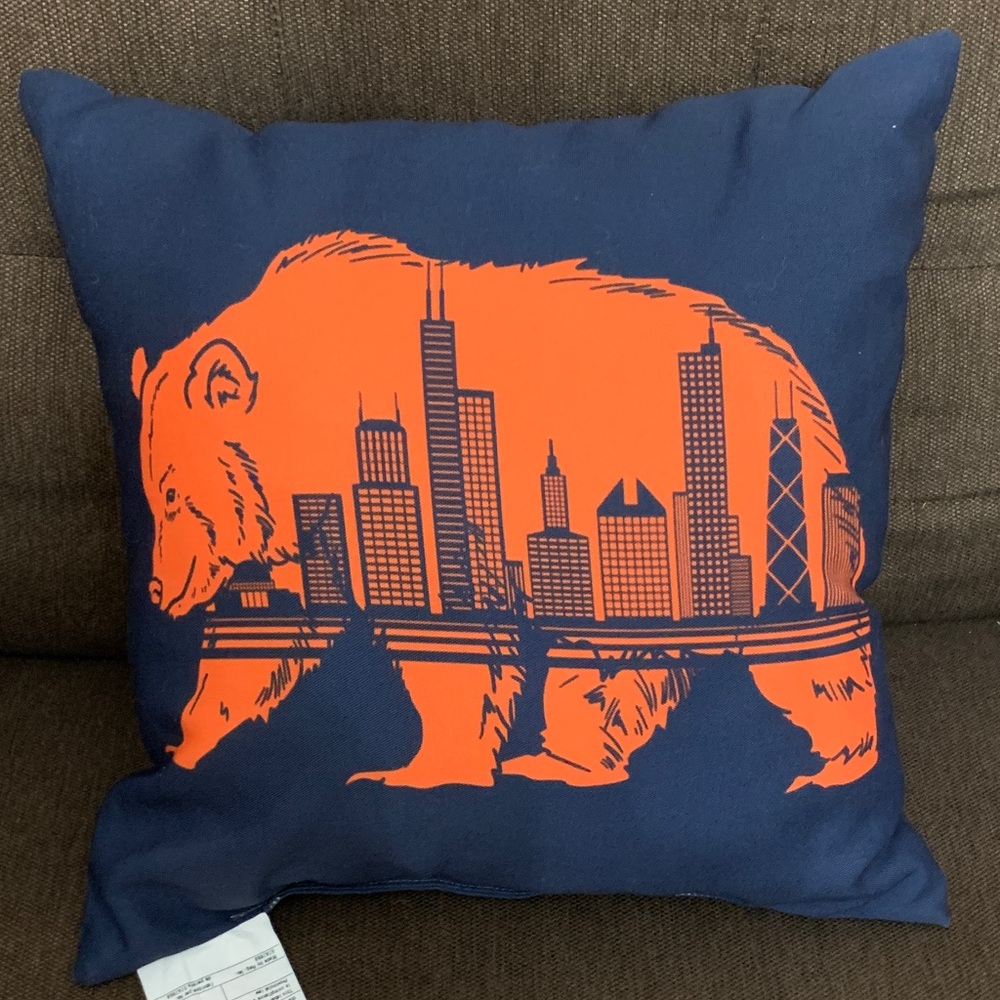 NFL 🐻 Chicago Bears Navy and Orange Bear Cityscape Throw Pillow